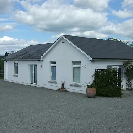 Ballyderrin House تولو